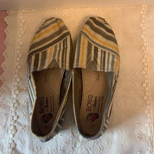 BOBS by Sketchers shoes women’s size 7 striped browns gold